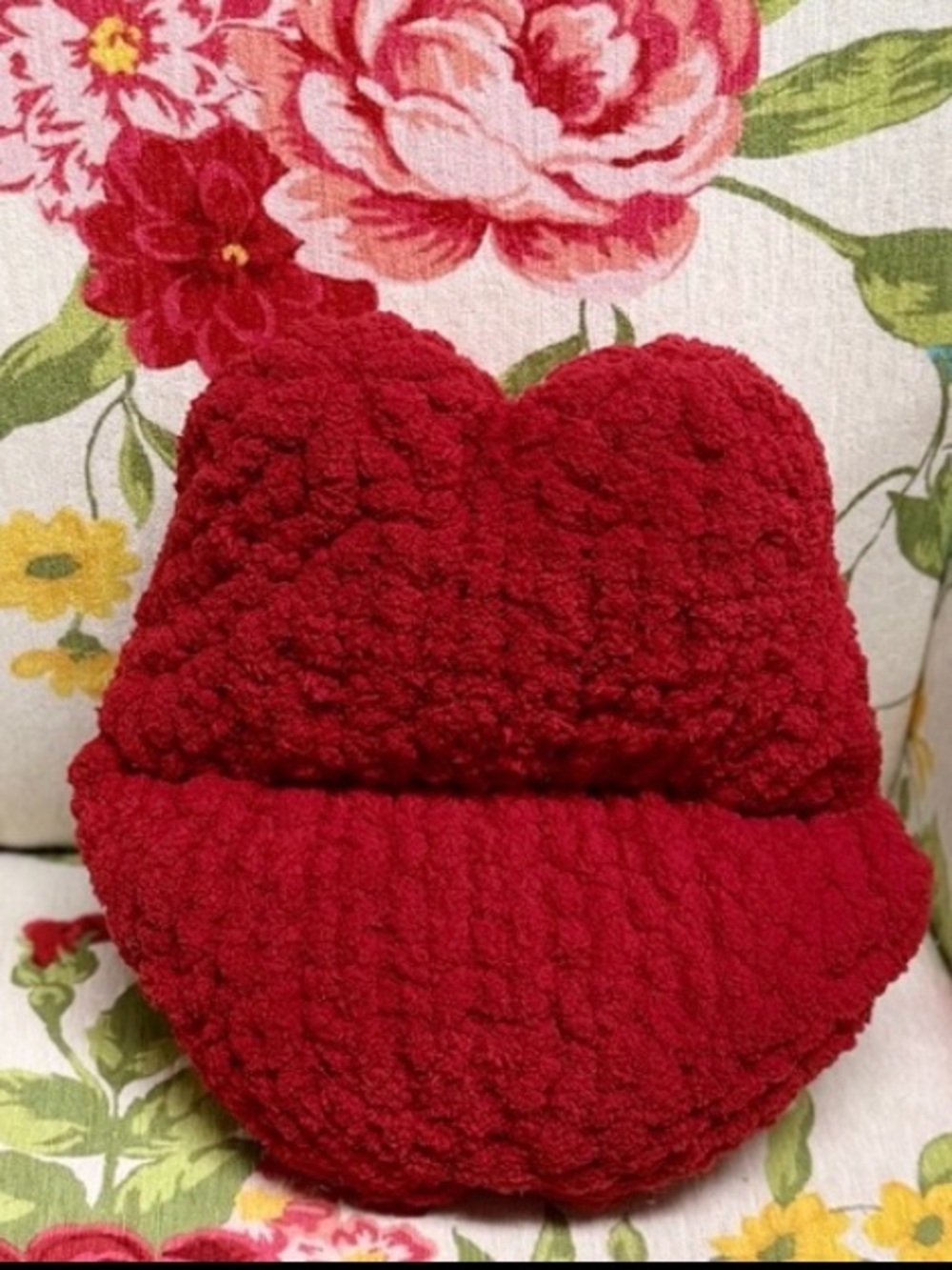 Handmade Hand Crafted Knit Red Lips Pillow Valentine’s Day Gift - Picture 4 of 4
